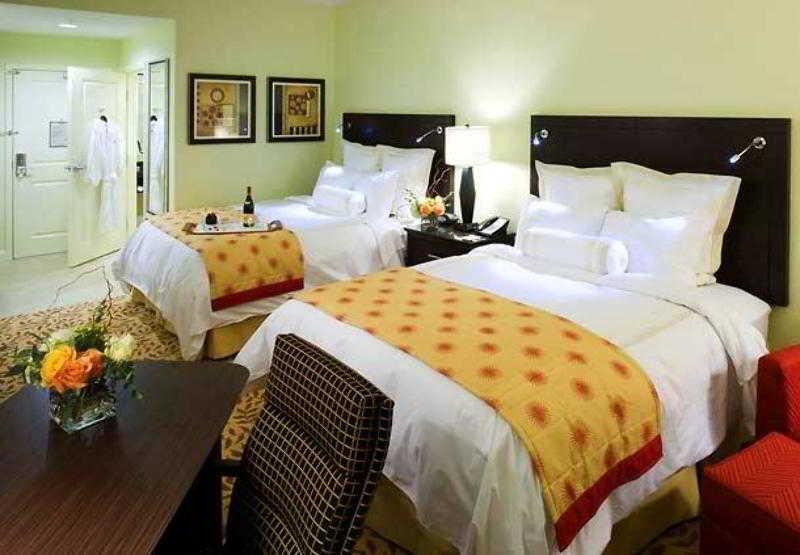 Houston Marriott Energy Corridor Hotel Room photo